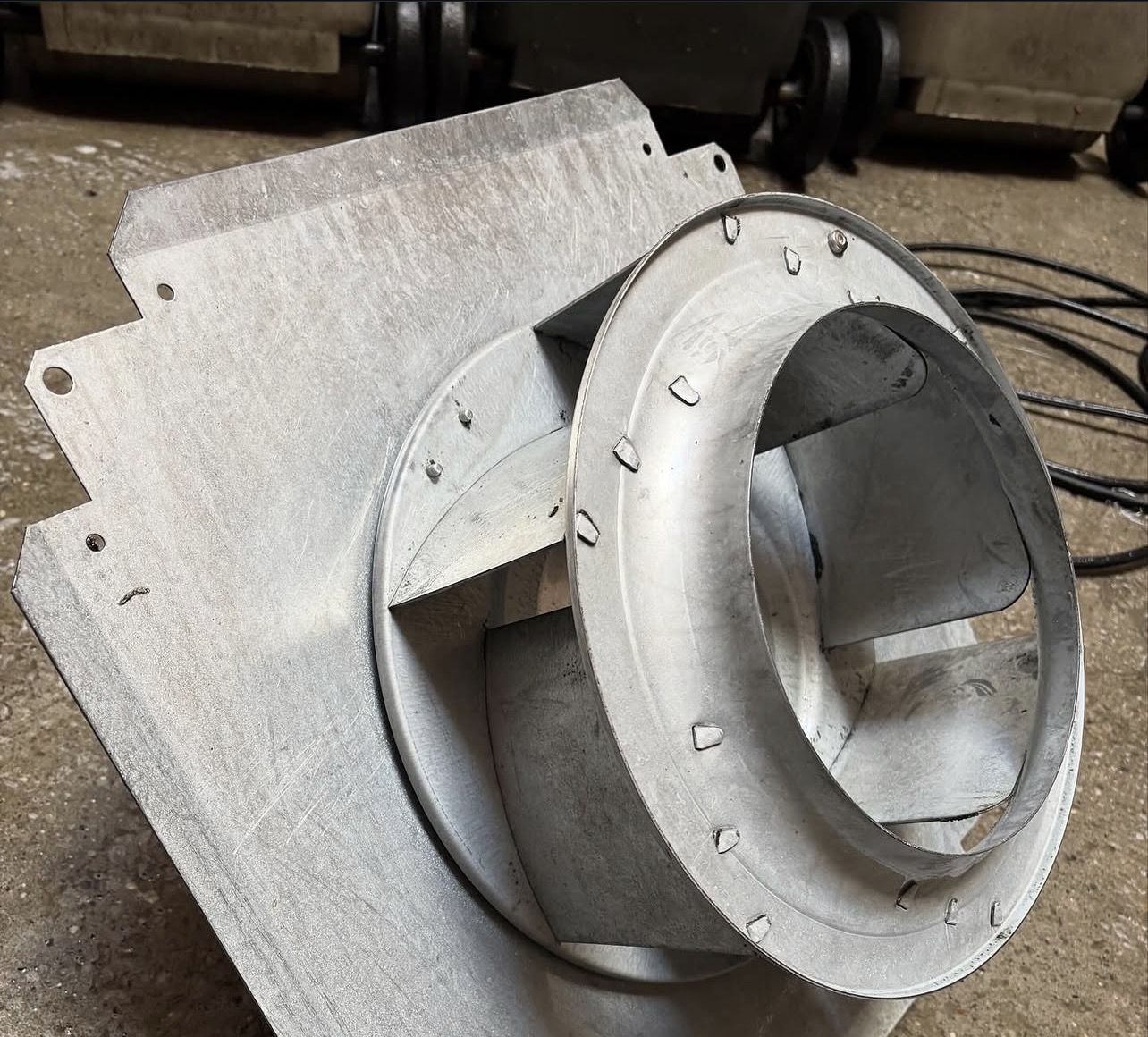 La même turbine dégraissée, métal à nu